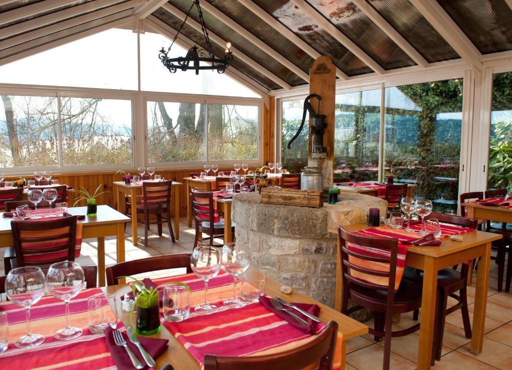Citotel Hotel Le Commerce Sévérac-le-Château Екстериор снимка